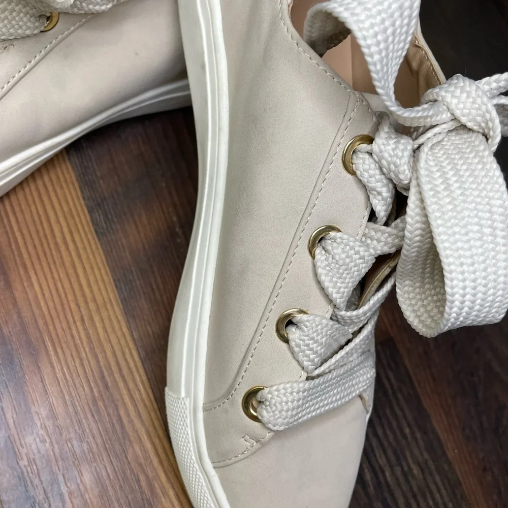 Loft Large Lace Beige Sneakers NWOB 6-1/2